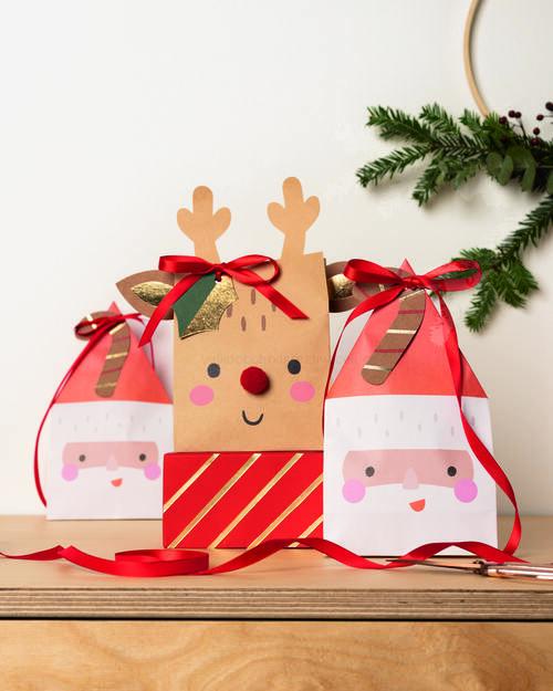 Vianočné papierové vrecká Santa & Sob – súprava 29 ks pre darčeky